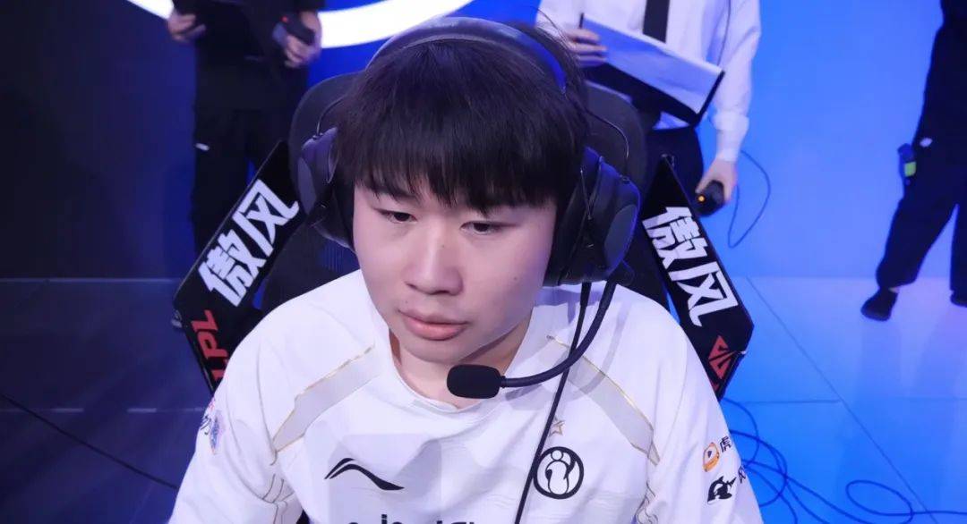 leyu sports-包含Rookie在掘金比赛中比赛局势复杂，晋级下一阶段引发热议！全场沸腾不已的词条-leyu sports