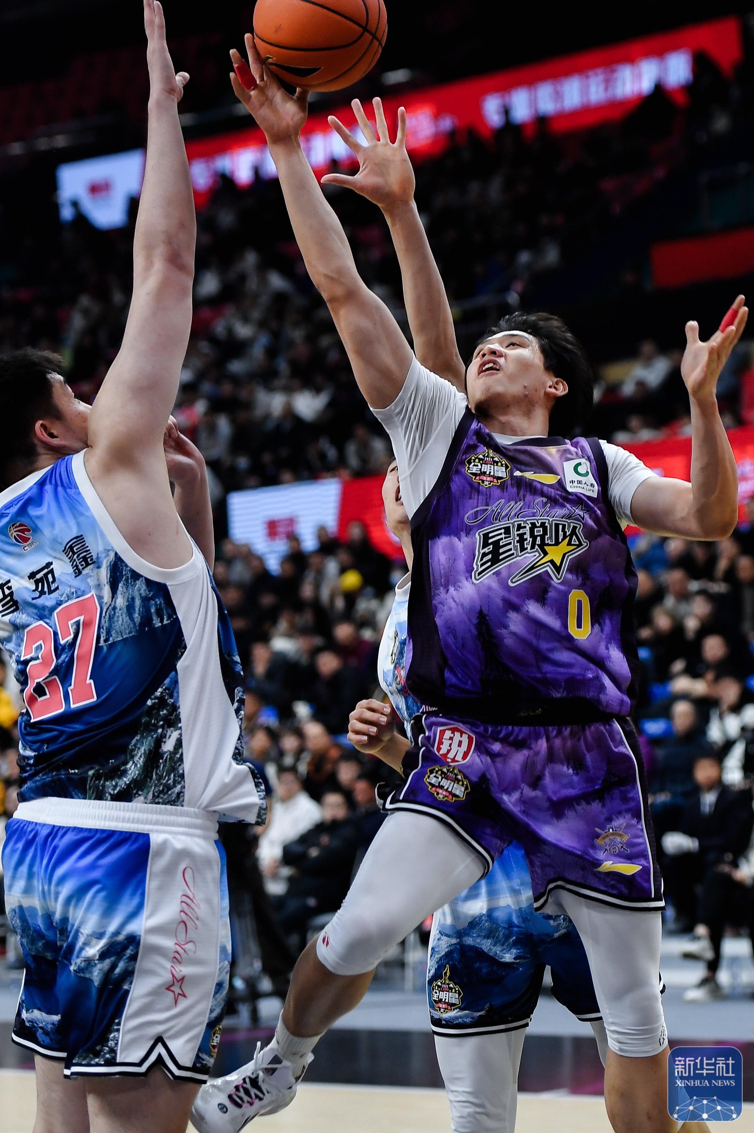 包含新疆广汇遗憾出局备战CBA常规赛冲刺阶段防线松动引欢呼之后，杜兰特连续三场比赛得分超过刷新纪录的词条